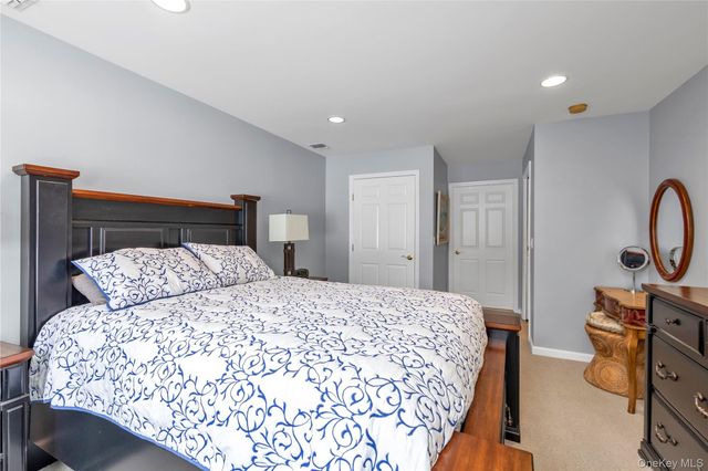 899 Altessa Boulevard, Melville, NY 11747