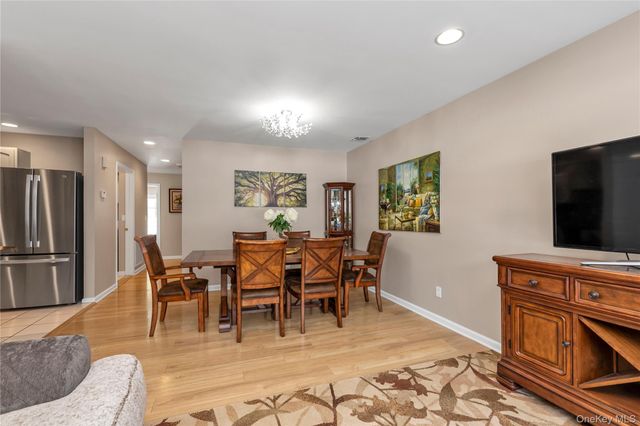 899 Altessa Boulevard, Melville, NY 11747