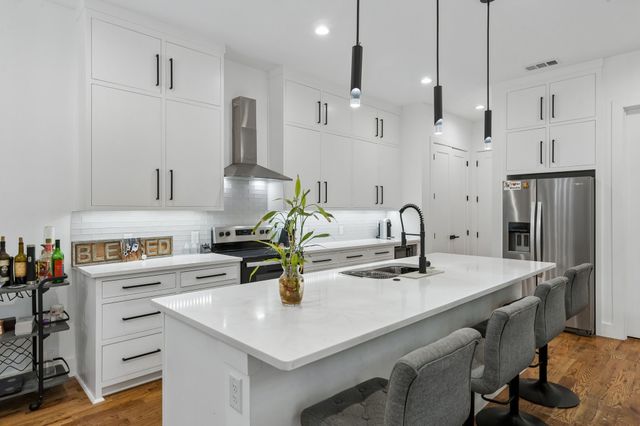 1717 Mcbroom Street, Dallas, TX 75212