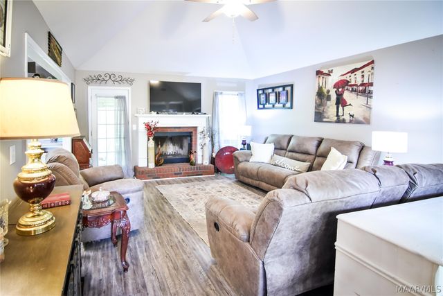 2 Wesley Drive, Deatsville, AL 36022