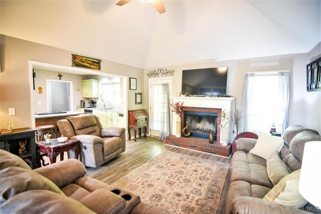 2 Wesley Drive, Deatsville, AL 36022