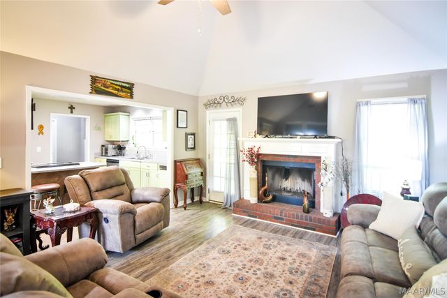 2 Wesley Drive, Deatsville, AL 36022