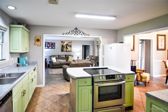 2 Wesley Drive, Deatsville, AL 36022