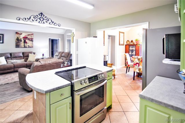 2 Wesley Drive, Deatsville, AL 36022