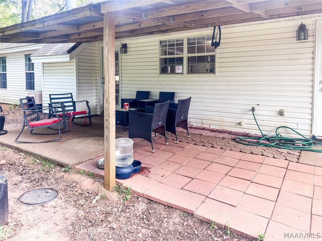 2 Wesley Drive, Deatsville, AL 36022