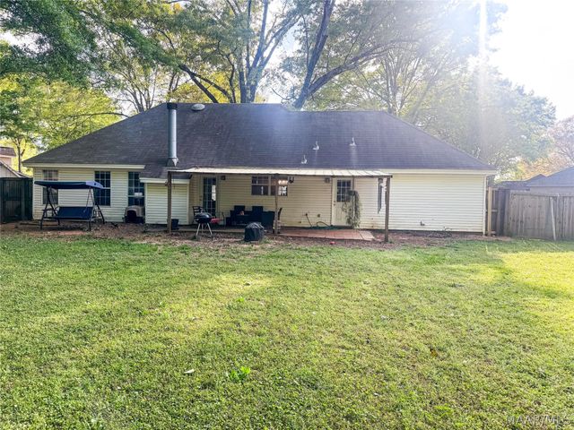 2 Wesley Drive, Deatsville, AL 36022