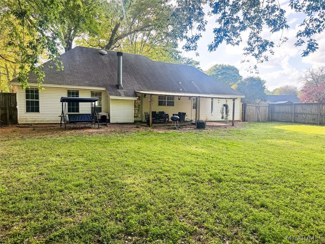 2 Wesley Drive, Deatsville, AL 36022