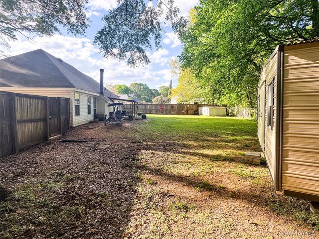 2 Wesley Drive, Deatsville, AL 36022