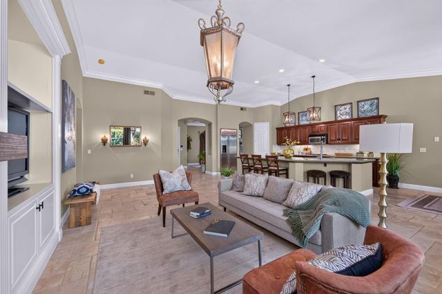 3283 Buckingham Avenue, Clovis, CA 93619