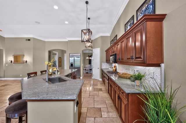3283 Buckingham Avenue, Clovis, CA 93619