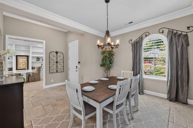 3283 Buckingham Avenue, Clovis, CA 93619