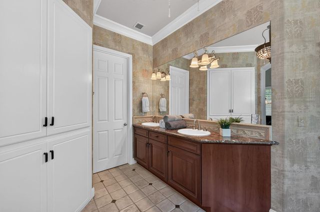3283 Buckingham Avenue, Clovis, CA 93619