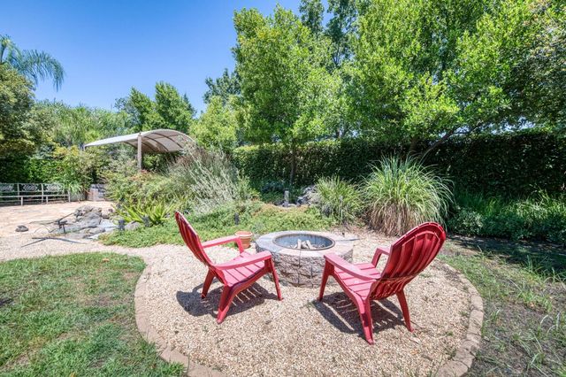 3283 Buckingham Avenue, Clovis, CA 93619