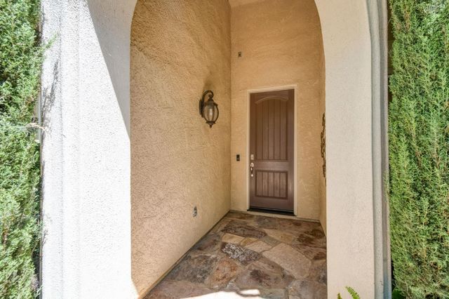 3283 Buckingham Avenue, Clovis, CA 93619