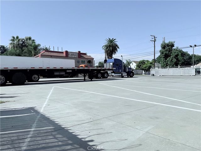 895 W 2nd Street, San Bernardino, CA 92410