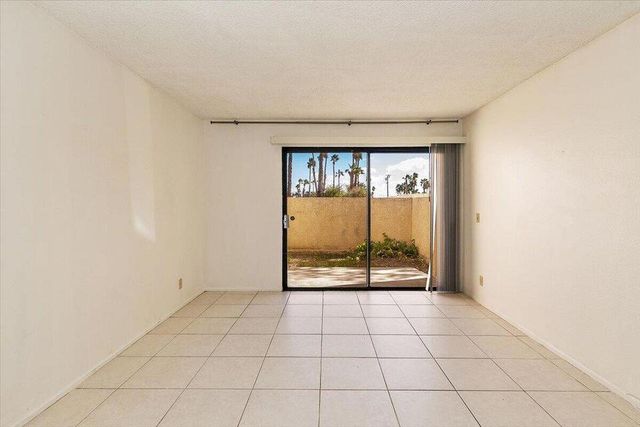 200 E Racquet Club Road 23, Palm Springs, CA 92262