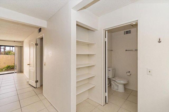 200 E Racquet Club Road 23, Palm Springs, CA 92262