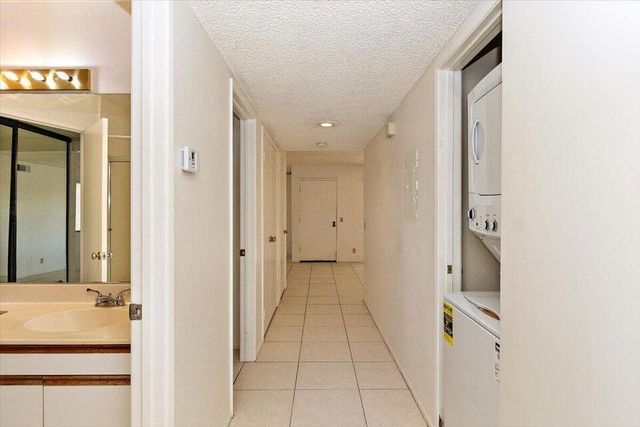 200 E Racquet Club Road 23, Palm Springs, CA 92262