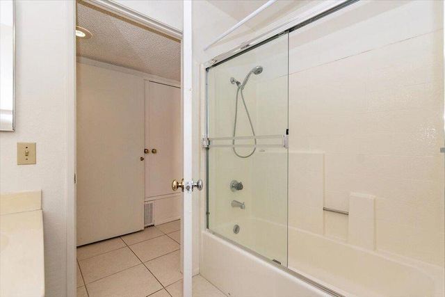 200 E Racquet Club Road 23, Palm Springs, CA 92262