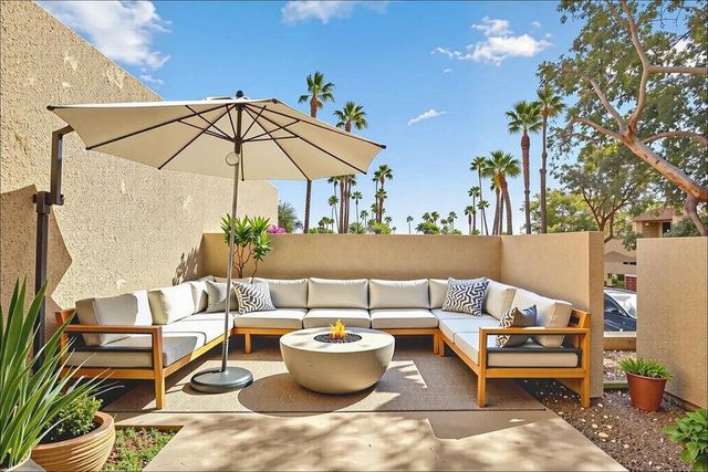 200 E Racquet Club Road 23, Palm Springs, CA 92262