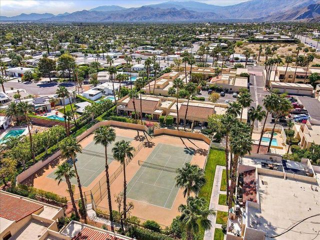 200 E Racquet Club Road 23, Palm Springs, CA 92262