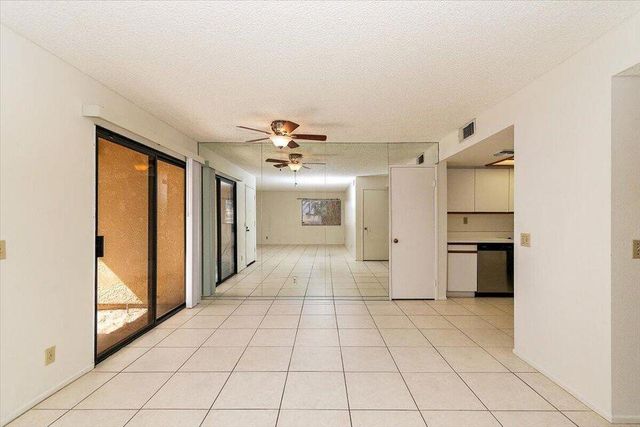 200 E Racquet Club Road 23, Palm Springs, CA 92262