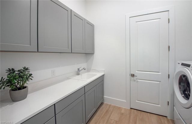 9469 Caymas TER, Naples, FL 34114