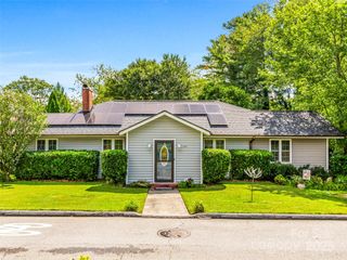 1614 Ridgewood Boulevard, Hendersonville, NC 28791