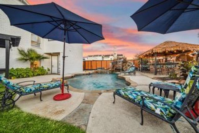 3029 Bering Drive, Houston, TX 77057