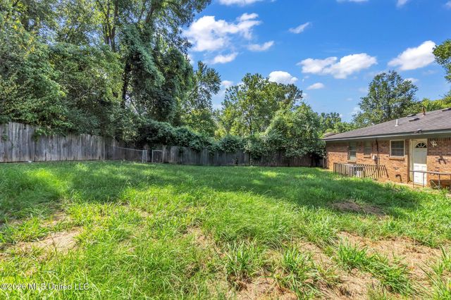 5698 Crestwood Drive, Horn Lake, MS 38637