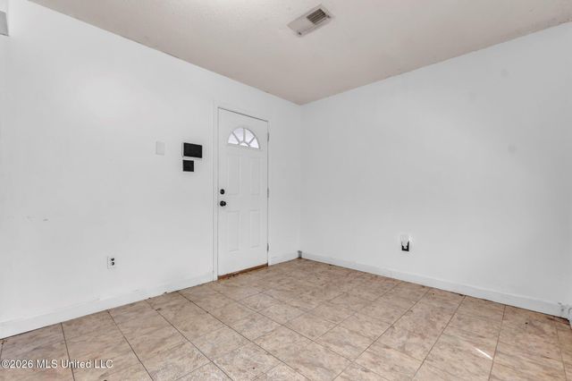 5698 Crestwood Drive, Horn Lake, MS 38637