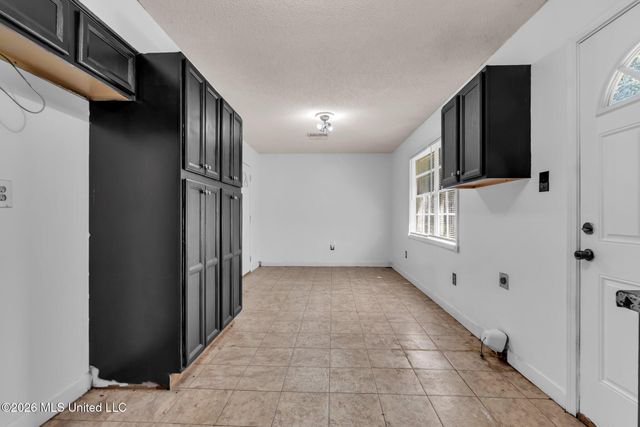 5698 Crestwood Drive, Horn Lake, MS 38637