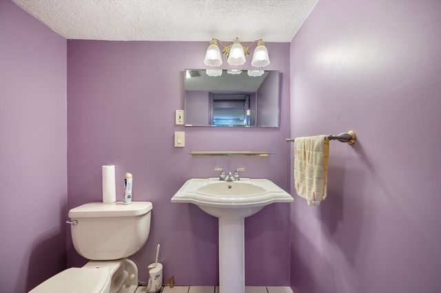 91 Hamden Cir, Quincy, MA 02170
