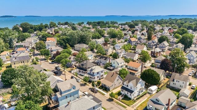 91 Hamden Cir, Quincy, MA 02170