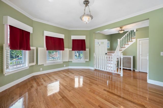 91 Hamden Cir, Quincy, MA 02170
