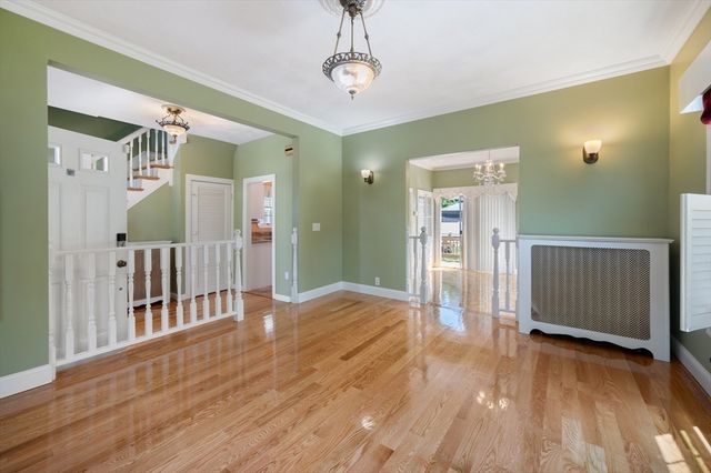 91 Hamden Cir, Quincy, MA 02170