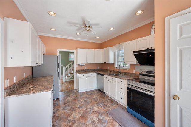 91 Hamden Cir, Quincy, MA 02170