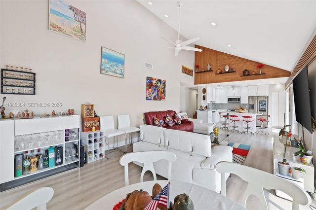 7531 NW 86th Ter 201, Tamarac, FL 33321