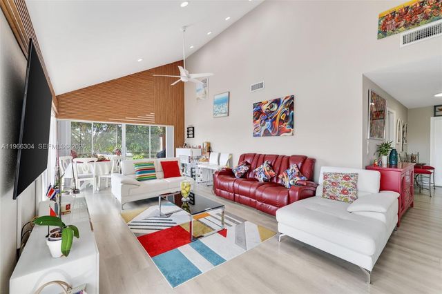 7531 NW 86th Ter 201, Tamarac, FL 33321