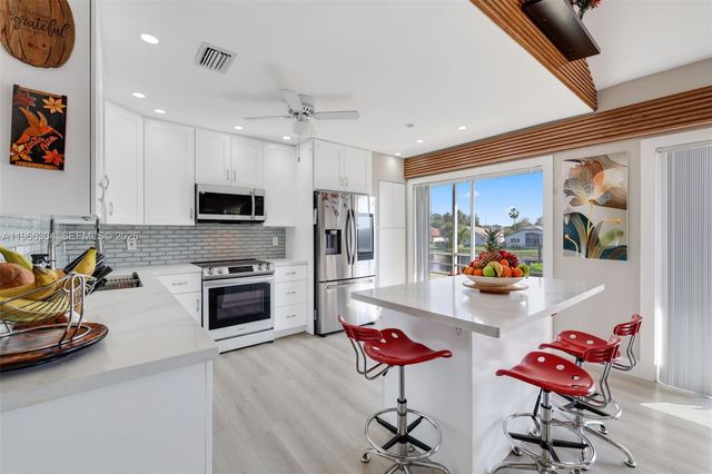 7531 NW 86th Ter 201, Tamarac, FL 33321