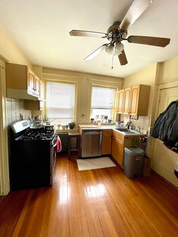 78 Browne St 2, Brookline, MA 02446