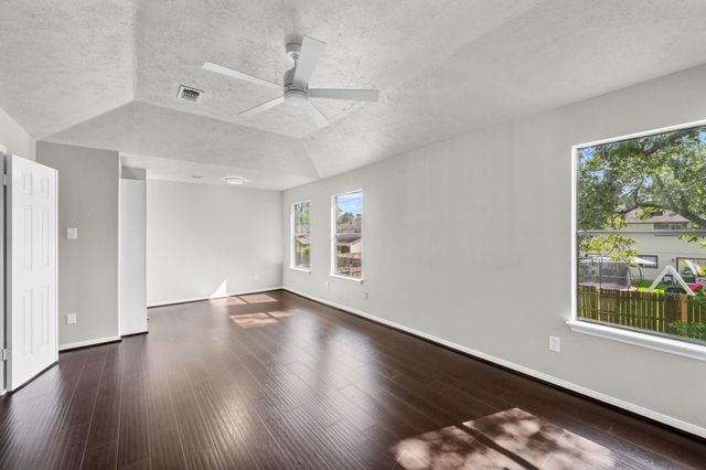 19614 Pine Cluster Lane, Humble, TX 77346