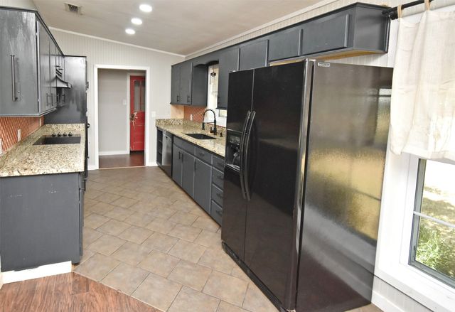 111 E Oak Street, Yantis, TX 75497