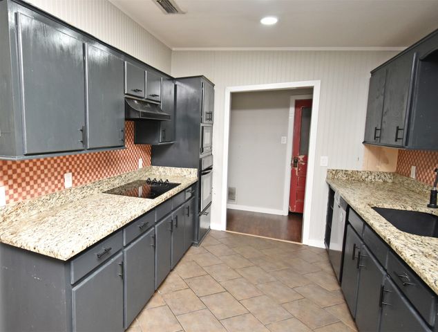 111 E Oak Street, Yantis, TX 75497