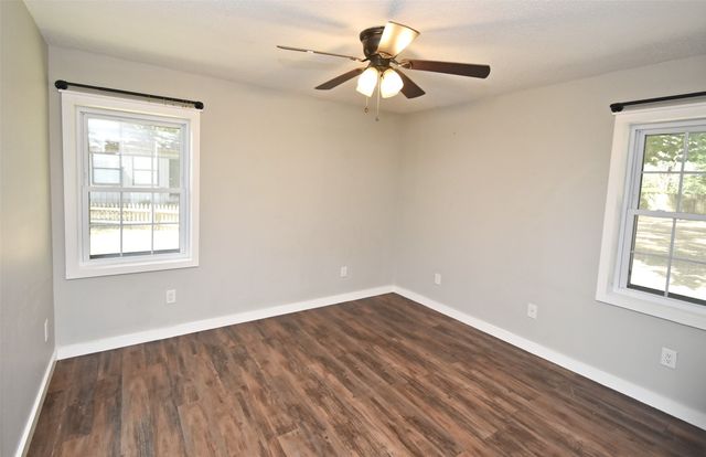 111 E Oak Street, Yantis, TX 75497