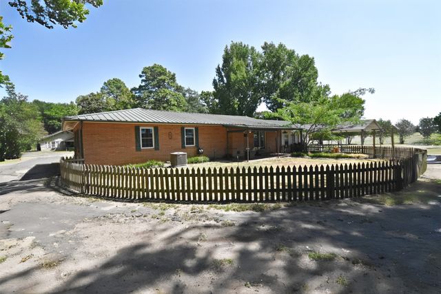 111 E Oak Street, Yantis, TX 75497