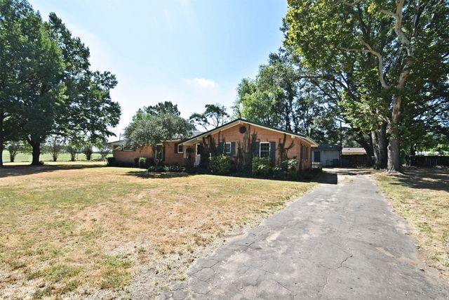 111 E Oak Street, Yantis, TX 75497