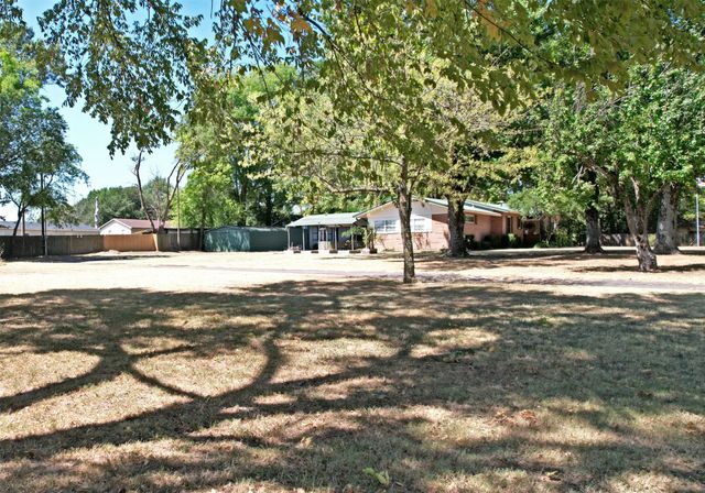 111 E Oak Street, Yantis, TX 75497