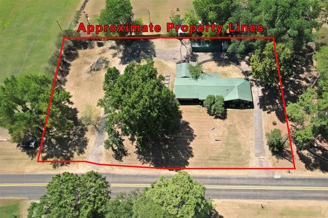 111 E Oak Street, Yantis, TX 75497