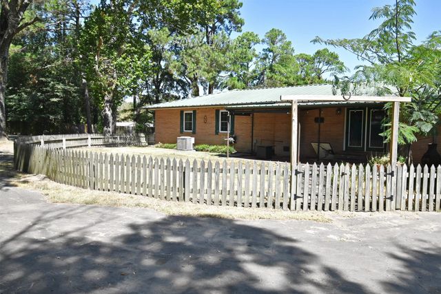 111 E Oak Street, Yantis, TX 75497